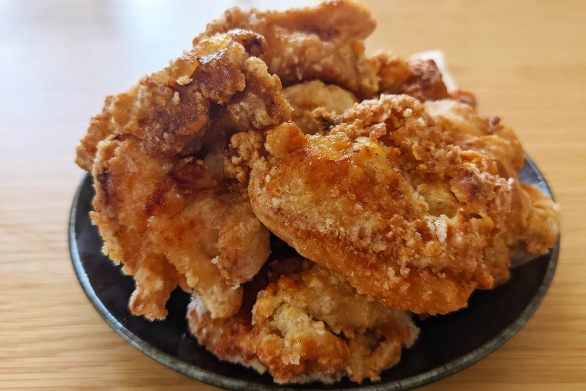 ポイントはごま油！思わずやみつきになる唐揚げレシピ。