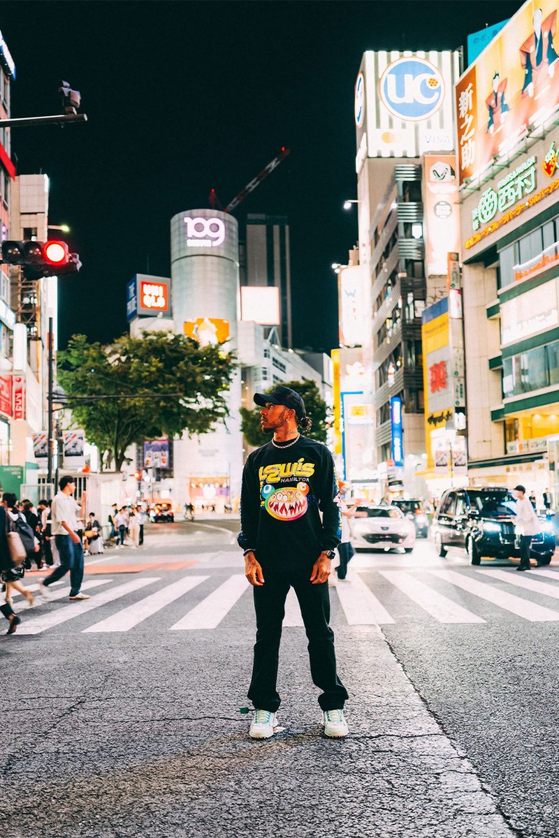 SirLewisUpdates's tweet photo. LEWIS HAMILTON &amp; TAKASHI MURAKAMI ARE COLLABORATING

Lewis: "[Murakami] has consistently been at the forefront of street culture for decades, famous for his unique designs which are instantly identifiable as his.”

➡️https://t.co/jvjNsM7chR https://t.co/ut8aFoL3vg