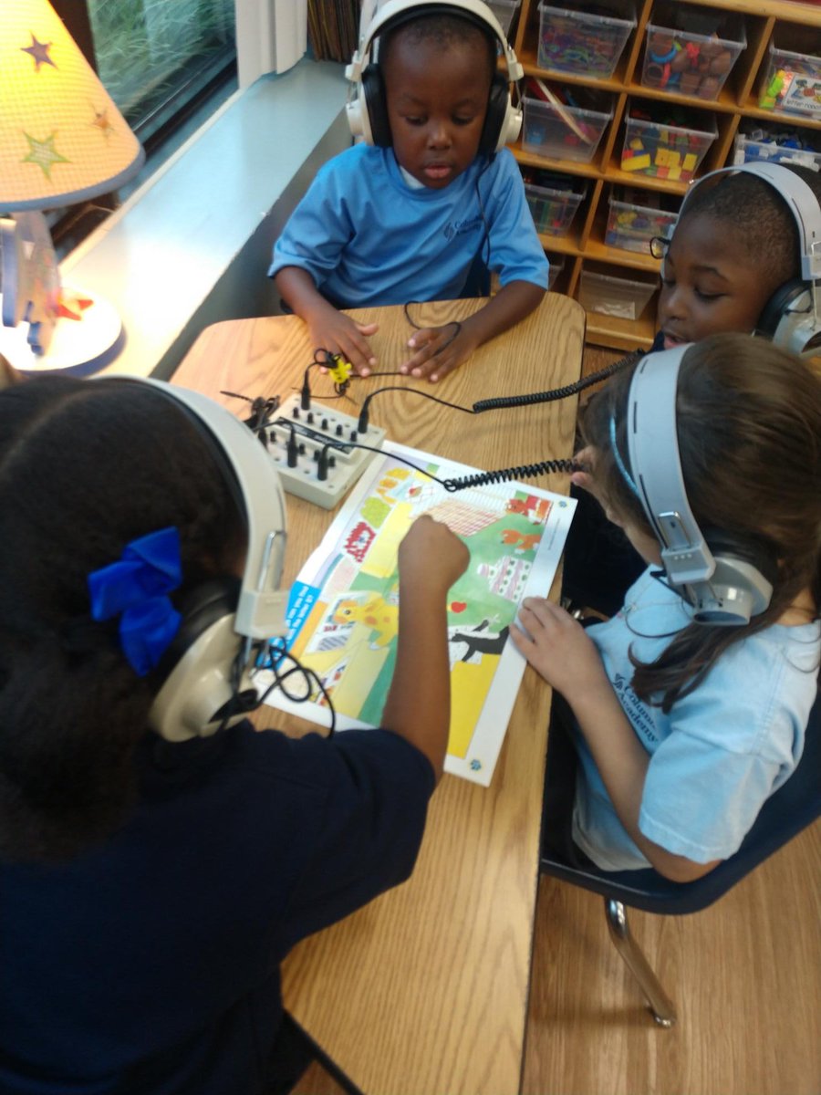 ColumbiaAcadMD's tweet photo. Mrs. Rossiter's kindergarteners did a wonderful job in their first #listening center. Listening centers are a great way to help students decode unfamiliar words, teach critical listening skills, model fluent #reading &amp; introduce new vocabulary.
#k12 #education #prek #teachers https://t.co/N1DH2UdYxx