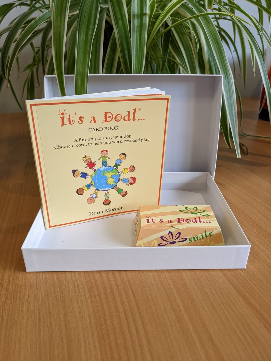 DaisaDesigns's tweet image. Dodl means (doing ordinary deeds lovingly).  This affirmation card and booklet gift set has been created to help children and the young at heart be mindful whilst keeping the fun element alive. They are available on our Etsy Shop👉tinyurl.com/mszw3xdj #giftset #mindfulgifts