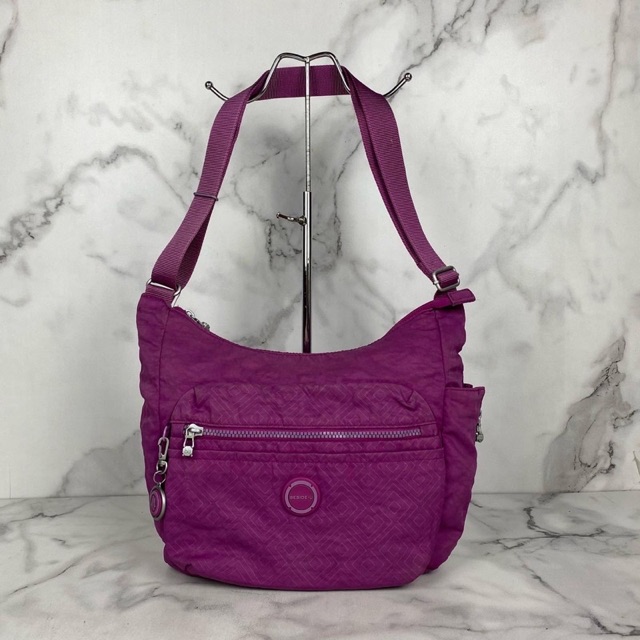 macho2ndshop's tweet photo. Saya menjual Tas slingbag BESIDE U seharga Rp. Dapatkan di Shopee sekarang! https://t.co/wF8tv6enII #ShopeeID https://t.co/n48qY6bG0e