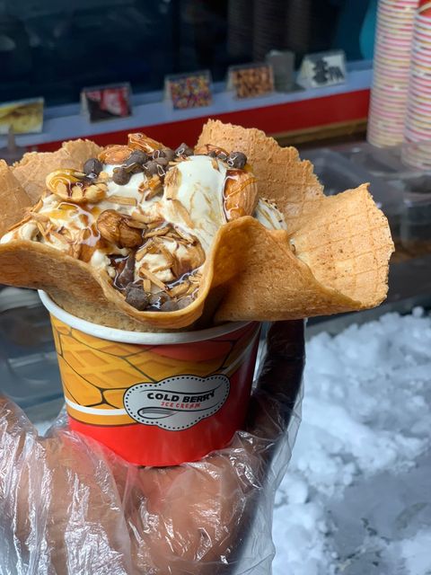 coldberryng's tweet photo. Choco Crunchy flavor is a rich and creamy blend of infused Chocolate goodness. It's so yummy and mouthwatering. 🥳

Get a Classic Cup of Coldberry Choco Crunchy for as low as N2,000 only 🍦😋❤️

#delightineveryscoop https://t.co/ngOyUWVD7B