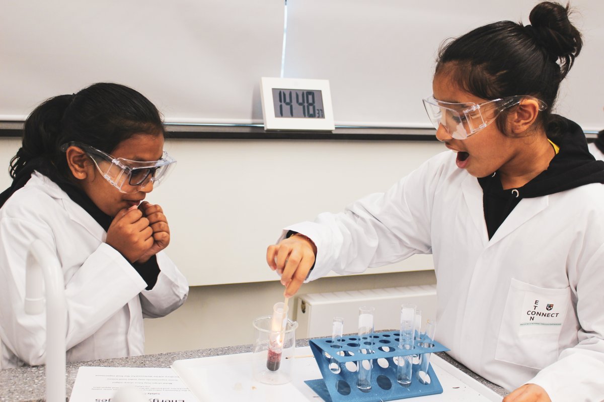 EtonPartnership's tweet photo. We had so much fun running the Year 6 Science Afternoon with pupils from Lynch Hill School Primary Academy!
The pupils did brilliant work in all the experiments for #chemistry, #physics and #biology.
@Eton_College #primaryschoolscience #schoolstogether #powerofpartnerships https://t.co/dzV3idVkNG