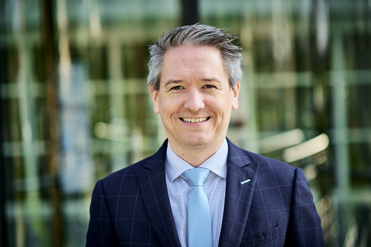 FBAA_be's tweet photo. M. @PVANBASTELAERE est le nouveau #ceo de la @FBAA_be, la Fédération belge des exploitants d'autobus et d'autocars. Il était auparavant actif au sein de @comeos_fr, #traxio et @Cimabel_info et apporte à la fédération une grande richesse d'expériences. #bus #car #défensedintérêts https://t.co/xRMVSJIZuH