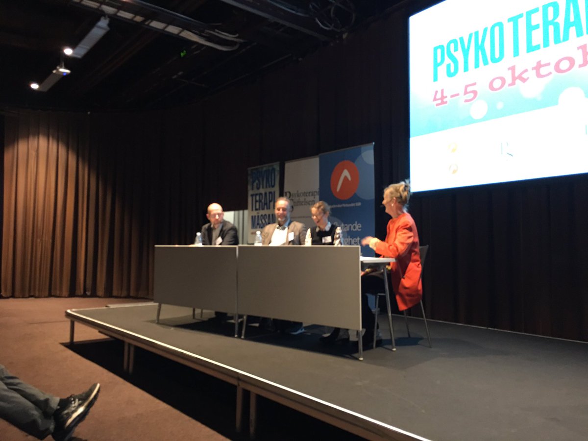 Grundad's tweet photo. Psykoterapiforskarna Camilla von Below, Gerhard Andersson och Björn Philips inleder årets Psykoterapimässa med initierade tankar om #psykoterapi i skärningspunkten mellan forskning och praktik. Vad behövs och vad ger effekt. @akademssr https://t.co/8ADlh0vR3r