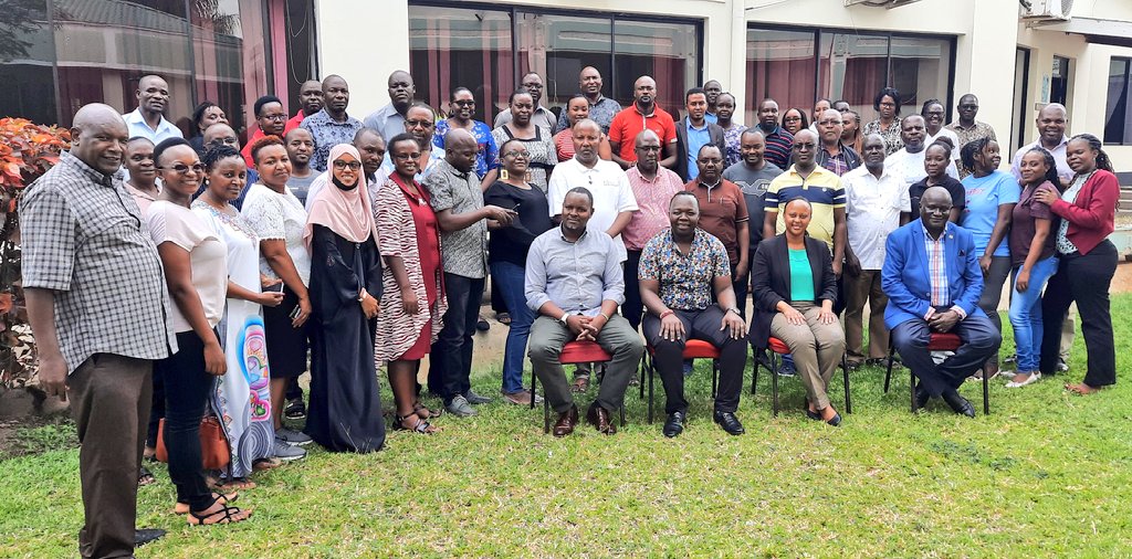 SDY_Ke's tweet photo. Secretary Admin Mr.Wycliffe Ogallo closing the Sub-Sector Medium Term Budget Retreat at a Kisumu hotel today. He called upon HoDs to ensure programmes, projects &amp; initiatives of the State Dept are in line with the Govt's  manifesto. @Charles_Sunkuli @YouthFund_Ke @NYC_YouthVoice https://t.co/7r02vHJWyp
