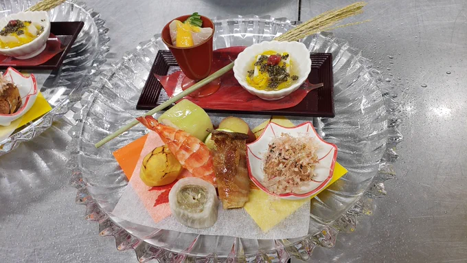 最近お店の前菜がしっかり秋らしくなってきて可愛いなーって思って作ってる 