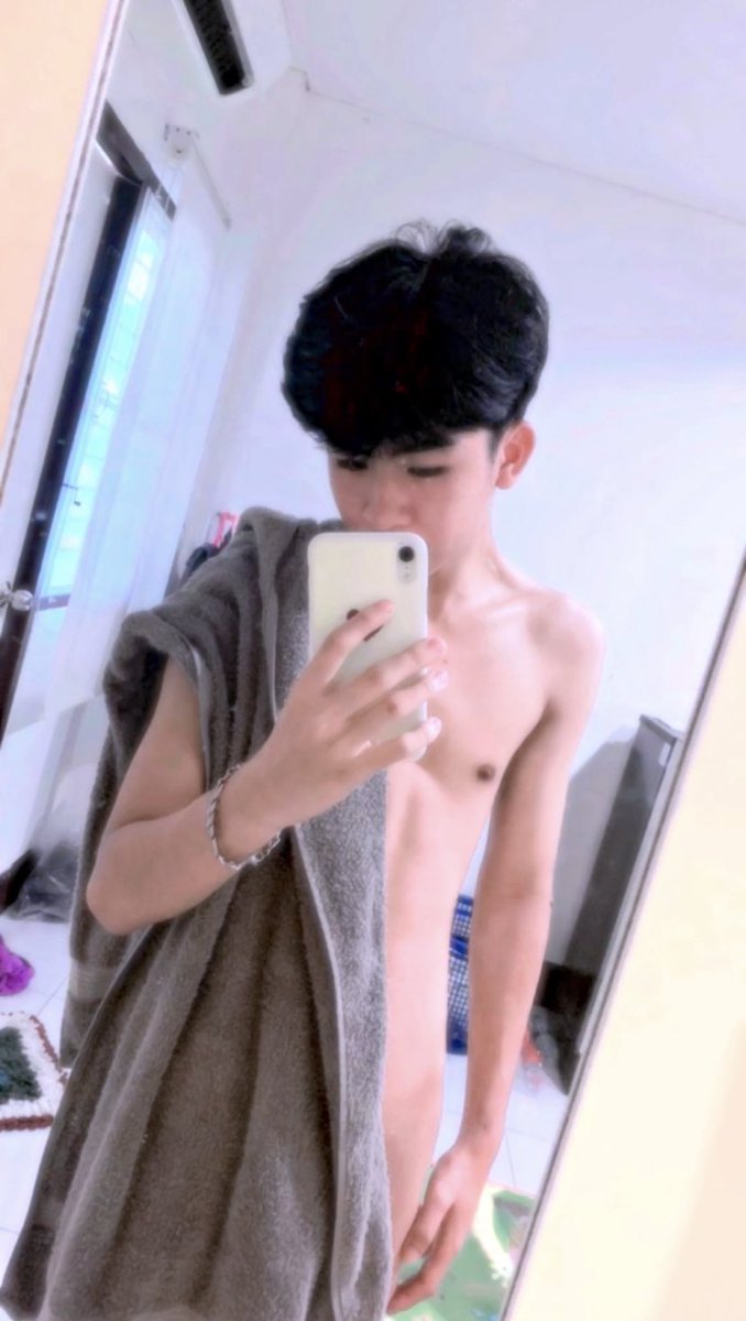 13Weerapat's tweet photo. ผ้าจะหลุด🫣 https://t.co/U5MPHMzODD