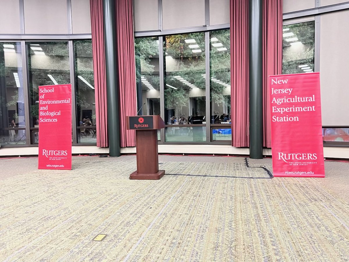 TheChiModuBrand's tweet photo. On 9/22/22 ⁦⁦@chimodu⁩ was honored along with 5 others at ⁦@RutgersU⁩ #GHCookCampus at their Rutgers Rising Memorial Event! #rutgersu ⁦@rutgersalumni⁩    #rutgersalumni #ChiModu 💪🏾 https://t.co/cUuaqpiFU2