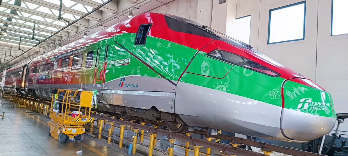 ASviSItalia's tweet photo. Presto in tutta Italia viaggerà il treno alta velocità Frecciarossa con una livrea dedicata agli Obiettivi dell’Agenda 2030, all’ASviS e al Festival, realizzato grazie alla collaborazione con @fsitaliane https://t.co/WNdiXvfqYx