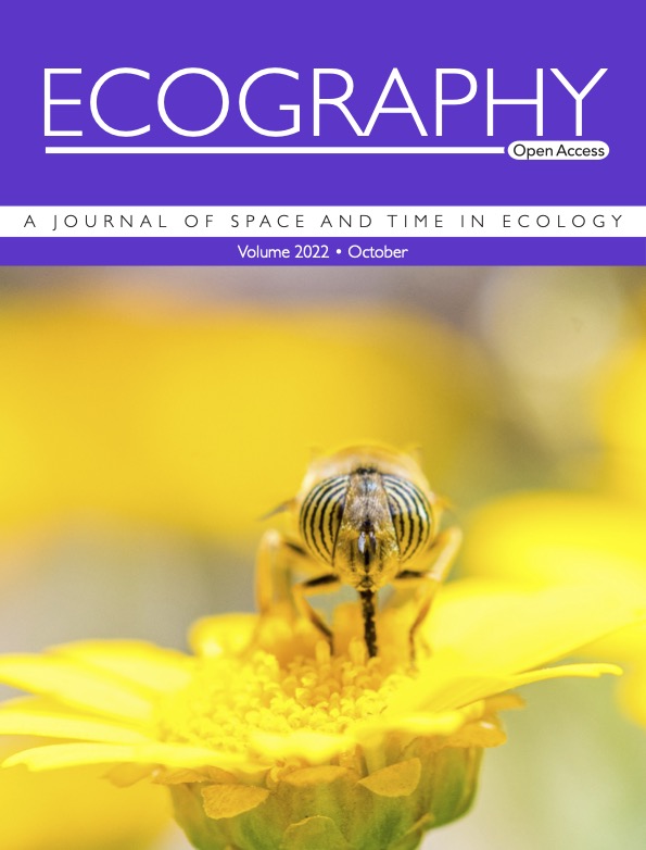 A hoverfly feeding on a flower having just flown &gt;100 km over the sea on a cross-continental migration – just one of the 39 million insects on the same journey during Spring 2019! Full paper here: onlinelibrary.wiley.com/doi/10.1111/ec…