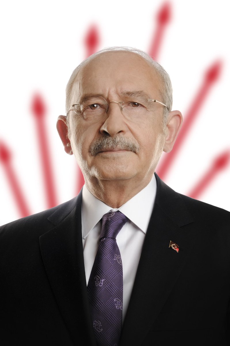 #KılıçdaroğluNesöyledi : Bahçeli'ye

Benim kim olduğumu öğrenmek istiyorsan Seyyid Mahmudi Hayrani türbesinde bir Fatiha okuyacaksın. İstanbul Müftülüğüne gideceksin. Kuyudi Kadime Arşivi'ne bakacaksın. Herkesin kimliği nasıl şerefliyse benim kimliğim de benim şerefimdir.