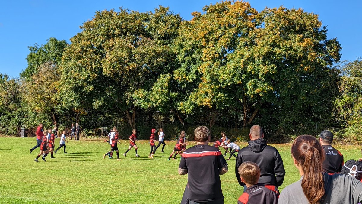 HallzyLife666's tweet photo. @OldRedsRFC  U11s under the watchful eye of @_spencepentland rolling in another win this weekend against Avonmouth RFC #UTRs https://t.co/bXW6h9m8Nf