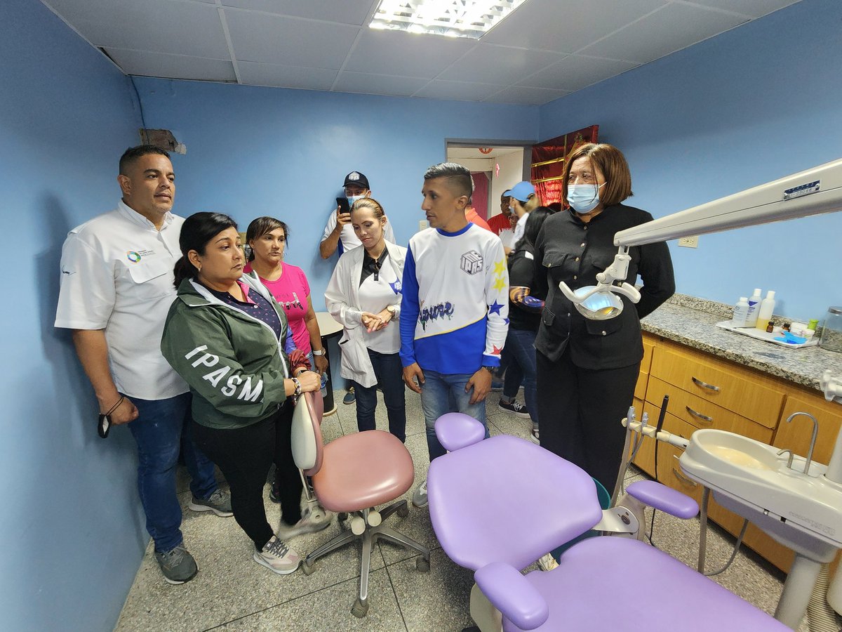 IpasmeOficial's tweet photo. #Apure | En el despliegue para atender al magisterio apureño realizamos la visita de inspección a la Unidad Médica @Ipasmeapure, con el acompañamiento de la Junta Administradora @laraydv, @mreyesPSUV, @NohemiIpasme10.

¡Trabajamos por servicios de calidad!

#RostrosDeMiPueblo https://t.co/2gXYxRDH3j