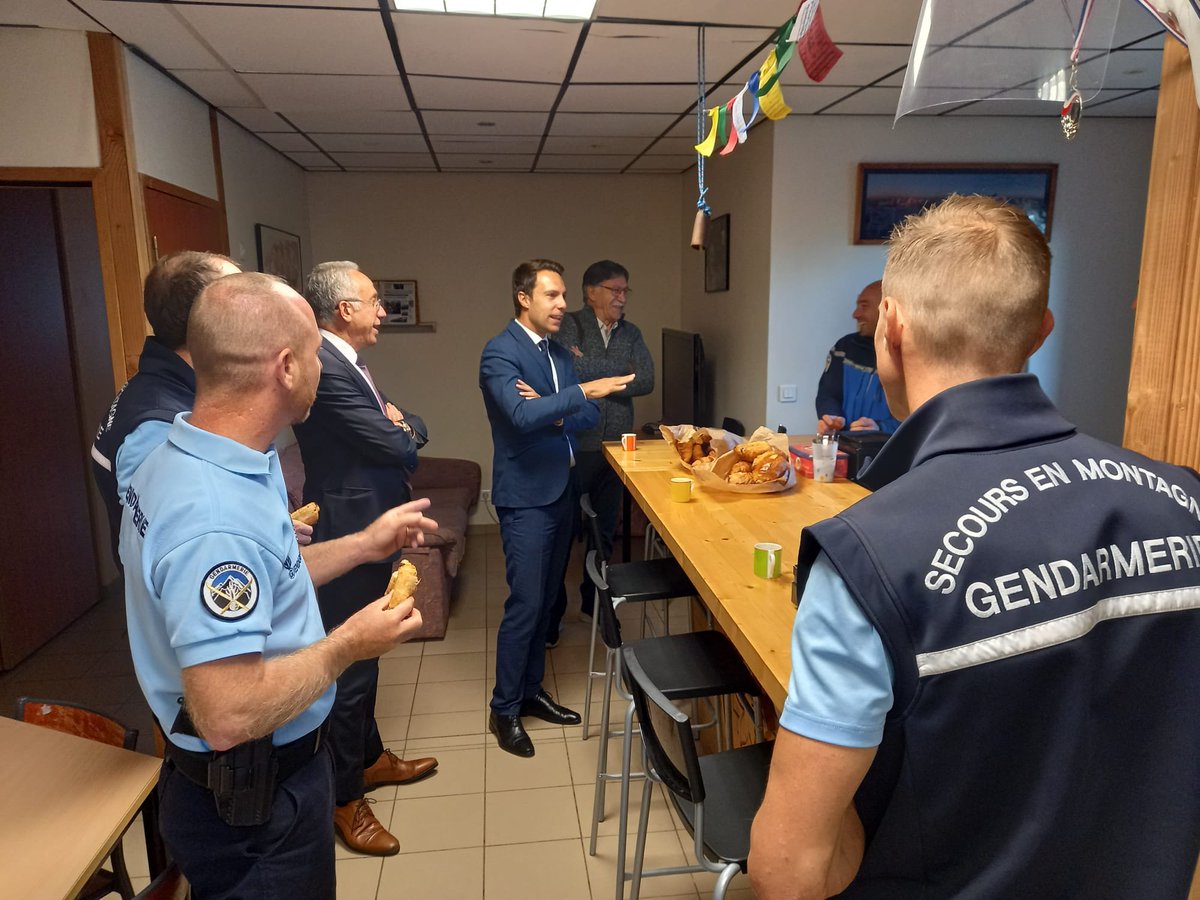 Prefet66's tweet photo. Respectez les consignes de prévention pour limiter les accidents et faciliter les secours :
✅prévenir sa famille du trajet et s'équiper d'un téléphone
✅suivre les sentiers balisés
✅consulter la météo
✅ne pas se faire surprendre par la nuit qui tombe rapidement en automne https://t.co/gGt66I5m8Y