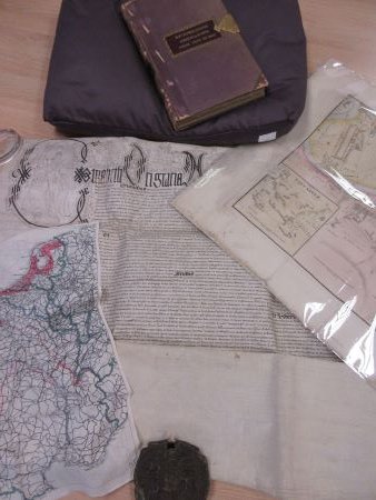 CumbriaArchives's tweet photo. Tomorrow night, come along to #WhitehavenArchives (on Scotch Street next to the police station) to see the Treasures of the Archives, a Discovery Evening, 7pm-9pm. FREE, just drop in. https://t.co/SF4VrLKDUW
