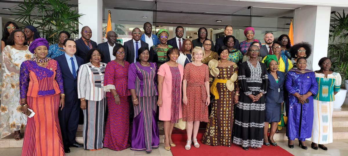 Protéger &amp; accompagner les femmes victimes de violences en zones de conflits/de terrorisme:
👉importante conférence organisée à l’<a href="/assnatci/">Assemblée Nationale de Côte d'Ivoire</a> 
👉nous devons agir comme l’a rappelé la  députée🇧🇪 <a href="/ParlementF/">Parlement Fédération</a> &amp; VP du réseau des femmes parlementaires de l’<a href="/APFfrancophonie/">APF. Francophonie</a> 
<a href="/fschepmans/">Françoise Schepmans</a>