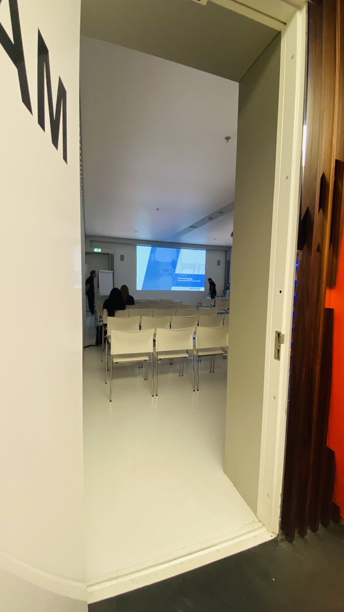 De mannen van @cadcompany staan klaar voor de presentatie op de <a href="/BIMonderwijs/">BIM Onderwijs</a> dag.