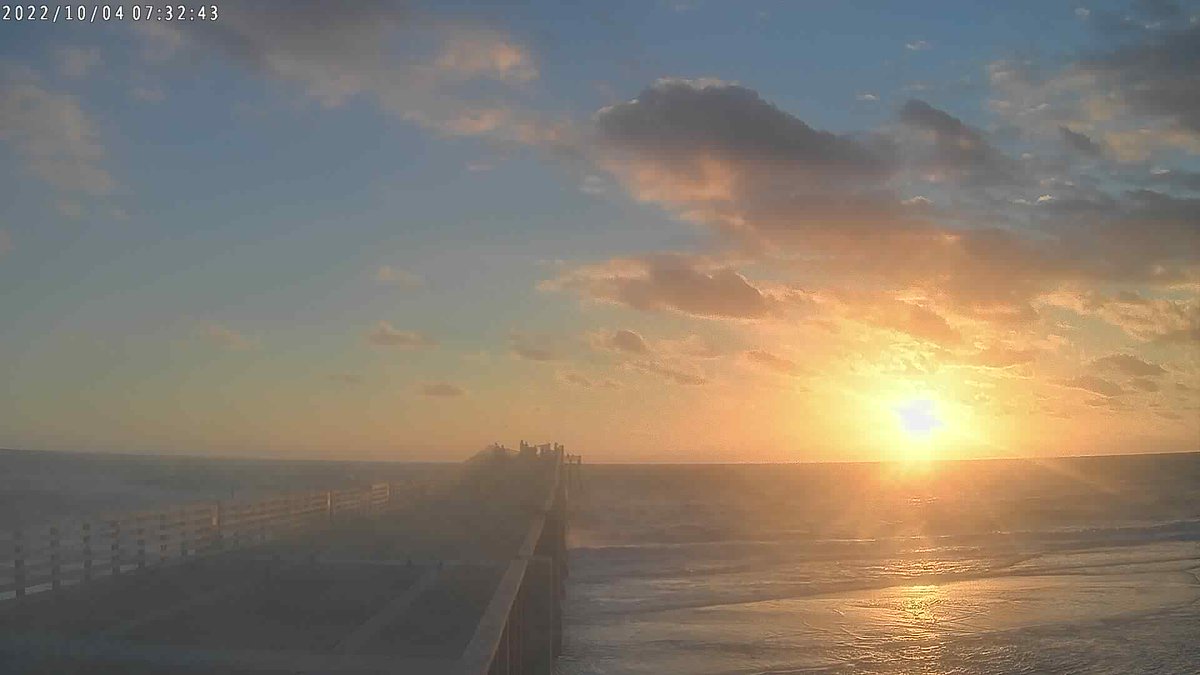 FSWNJaxBeach's tweet photo. FSWN Jacksonville Beach at sunrise and it's 69.3 F. #flsert https://t.co/Z7TSB1JpDy