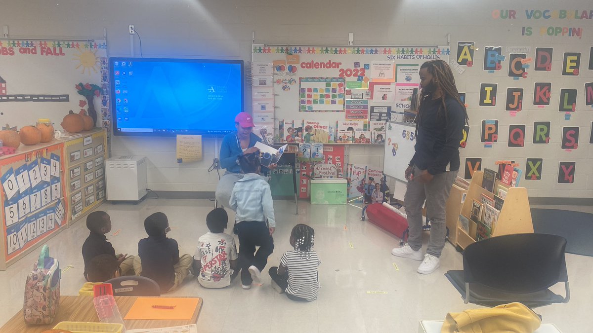 macgurl1961's tweet photo. Parental involvement! Reading for PreK week. @aps_OEL @bridget92070 @BenderChavonne https://t.co/Ep9waQ5z3G