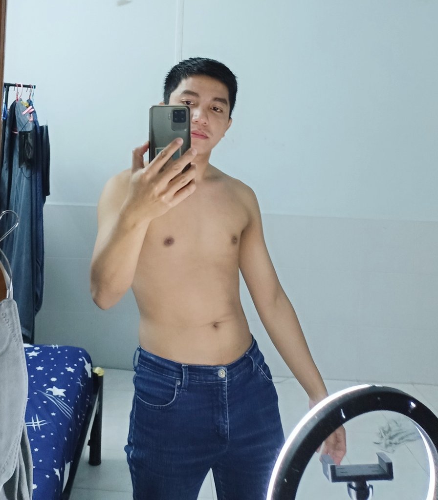 Chadpai53's tweet photo. หน้าตาไม่ดีเราไม่เถียง แต่เรื่องบนเตียงเราไม่ถอย”😊 #ฝากติดตามด้วยนะครับ  #ราม53 #กทม https://t.co/JPB9Dy7tXq