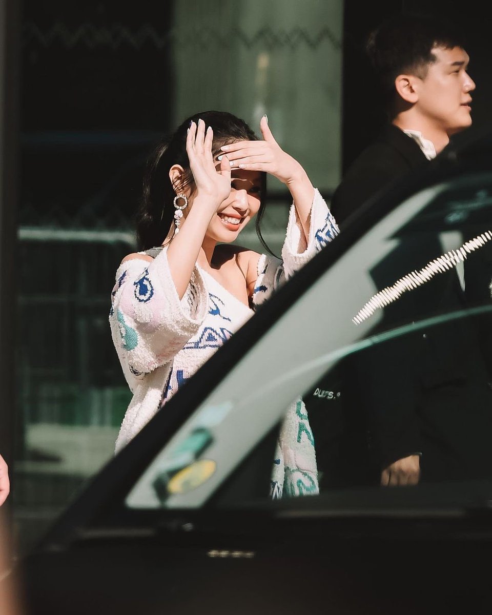lguessgood4u's tweet photo. Beauty Queen 🤍

JENNIE CHANEL TAKEOVER
#JENNIExCHANELSS23 
#CHANELSpringSummer https://t.co/Zg3cRoOdKh