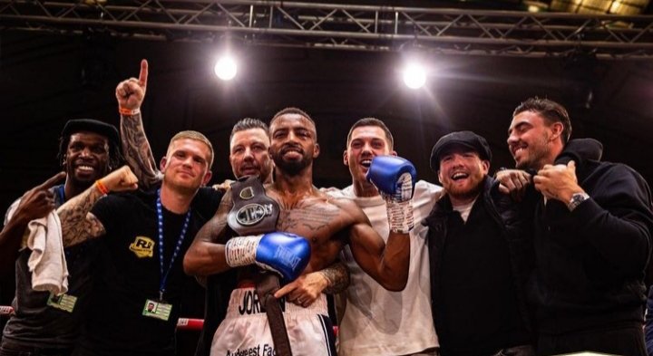 tkbajrs's tweet photo. Shout out to the New #SouthernAreaSuperWelterweight Boxing Champ #JordanDujon @JaDujon who won his title on October 1st #YorkHall.  Well done J! We are so proud. He now sits alongside his Dad #EddieDujon as a champion. From TKBA to boxing champ. Pics courtesy of @NeilsonBoxing https://t.co/zpJOo7Auna