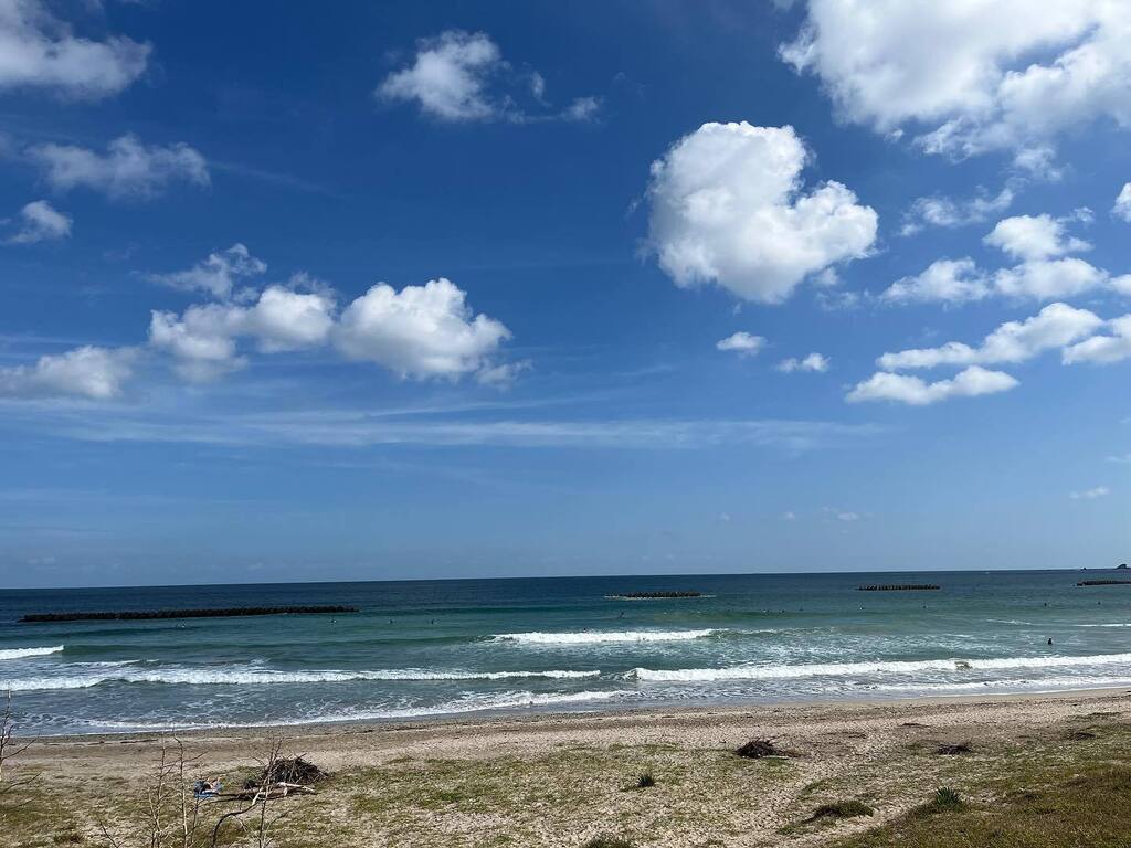 misajoey's tweet photo. 超久々の海🏄‍♀️
水温もちょうど良くて最高気持ち良かった❤️
波乗りの方は散々だったけど😅
#surf #surfing #beach #すっかり秋　#サーフィン #サーフィン女子  #サーフィン好きな人と繋がりたい #海はいいなぁ https://t.co/fkNUhEOfa2 https://t.co/6M5QeVAIQ9