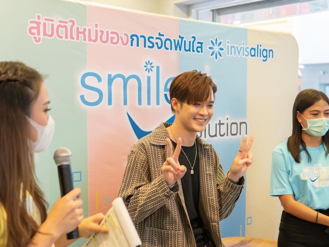 idolfactorynews's tweet photo. [IG:smilesolutionth].
🖇https://t.co/xrNR1Pvv4B

💬ภาพบรรยากาศ เมื่อวันที่ 1 ตุลาคม พ.ศ. 2565 ที่ผ่านมา ในงาน Smile Solution : Opening Event ที่ Invisalign Centre สยามสแควร์   

#bbil1ypn
#BillyXSmileSolution
#SmileSolution
#ShadeOfYourSmile https://t.co/FmEaJrg2wH