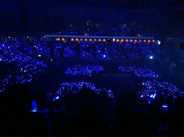 <a href="/starfess/">Starfess || CEK PINNED UNTUK KIRIM MENFESS</a> ini pic pertama stagenya gerak gitu kedepan, pic kedua liat deh stagenya luas persis konser kpop di korea, mencakup segala section, mana full sapphire blue ocean pula:’) love bgt besttttt semoga MEIS bangkit lagi!!!