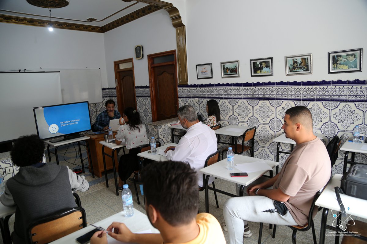 AOFSRIT's tweet photo. 25 September 2022, the Association of Scientific Research, Innovation and Technology organize the final chapter of the series: “Prepare yourself to begin the journey of Phd”, the research plan workshop by Professor AAMMOU Souhaib. https://t.co/8O9GnHTGjS