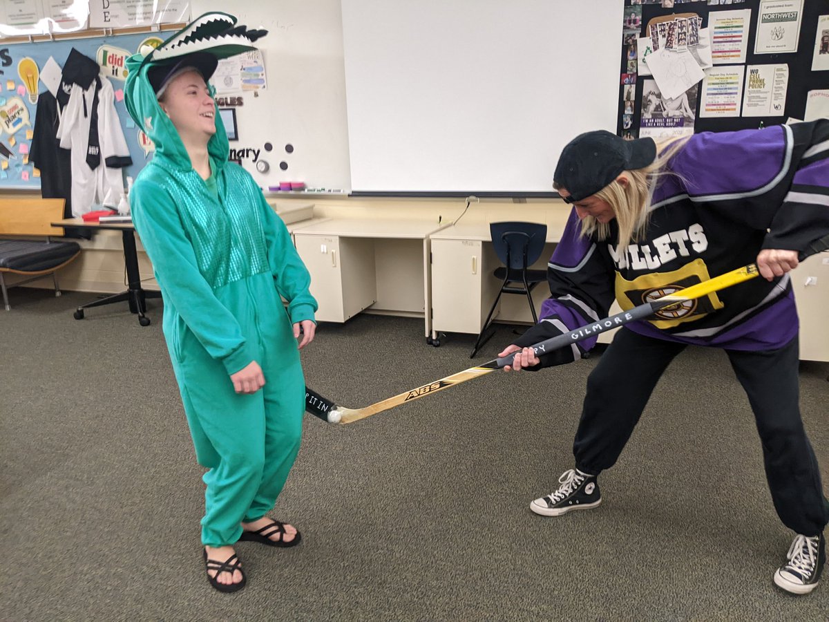 TraciLHoward's tweet photo. @AdamSandler how'd we do for Homecoming Day #2- Adam Sandler Day?  #icon #gowo #WOHC22 #teacherspirit https://t.co/CQUKkFe6y8