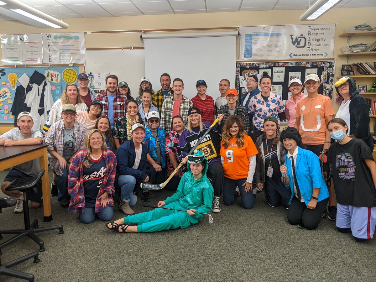 TraciLHoward's tweet photo. @AdamSandler how'd we do for Homecoming Day #2- Adam Sandler Day?  #icon #gowo #WOHC22 #teacherspirit https://t.co/CQUKkFe6y8