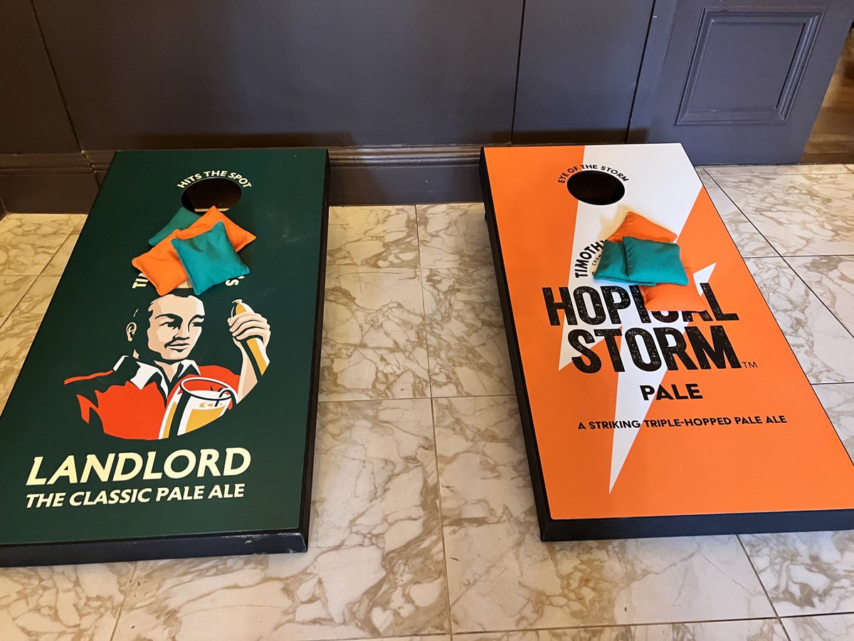simoncotton69's tweet photo. It’s beginning to look a lot like #BeerClub 🍺🍺🍺🍺🍺👌
Back tonight in #Harrogate at #PickledSprout with another sell out evening this time with ⁦@TimothyTaylors⁩ ⁦@robertoxer⁩ ⁦@BarnesJonathanb⁩  ….. bound to be another late one !! 😆👍 https://t.co/MEABeLNGSz