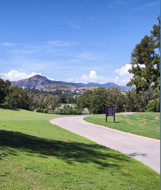 🍁Autumn has the best weather for golf🤩 Especially if you’re golfing at the Costa del Sol ☀️ 😉 

Book now and enjoy the best golf season! Link in bio👆

#atalayagolf #benahavis #esteponagolf #marbellagolf #golfcourse #golfinspain #costadelsol