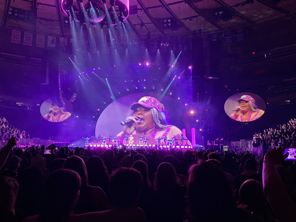 Lizzo ROCKS in Magenta style like no other at Madison Square Garden!  Thanks to an amazing employer #TMobile for giving this experience to my daughter and I 💖#TMOFRONTROW #TMOBILECARRERS #Lizzo