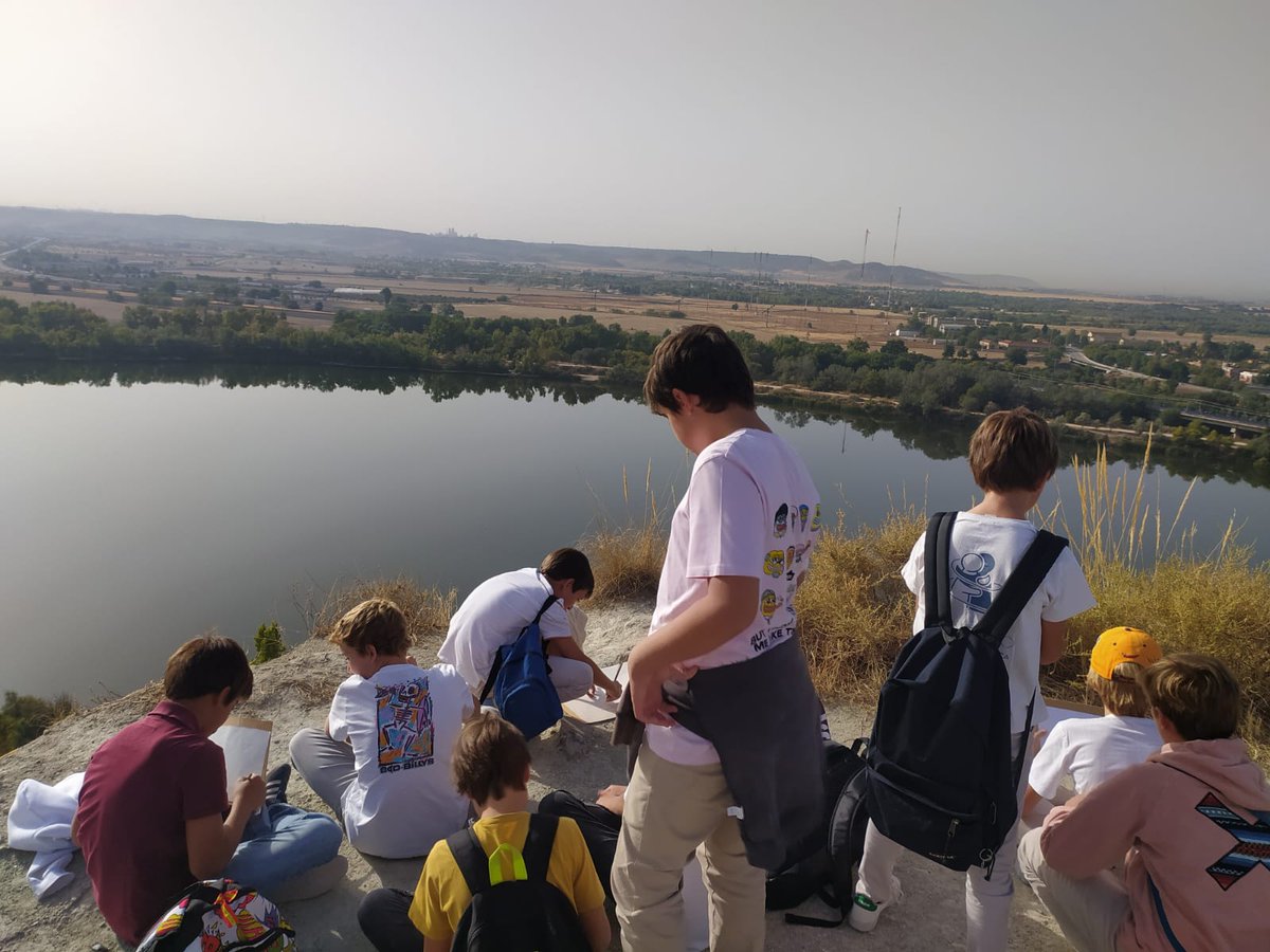 CENTROCAMPILLO's tweet photo. ¡Damos comienzo al nuevo curso escolar! Hoy estamos con el @CNSRecuerdo #interpretando el paisaje del #ParqueRegionaldelSureste 🌳🌱🍃🌸🌷🍄🦆🦉🐦 https://t.co/LKSEVV4RNl