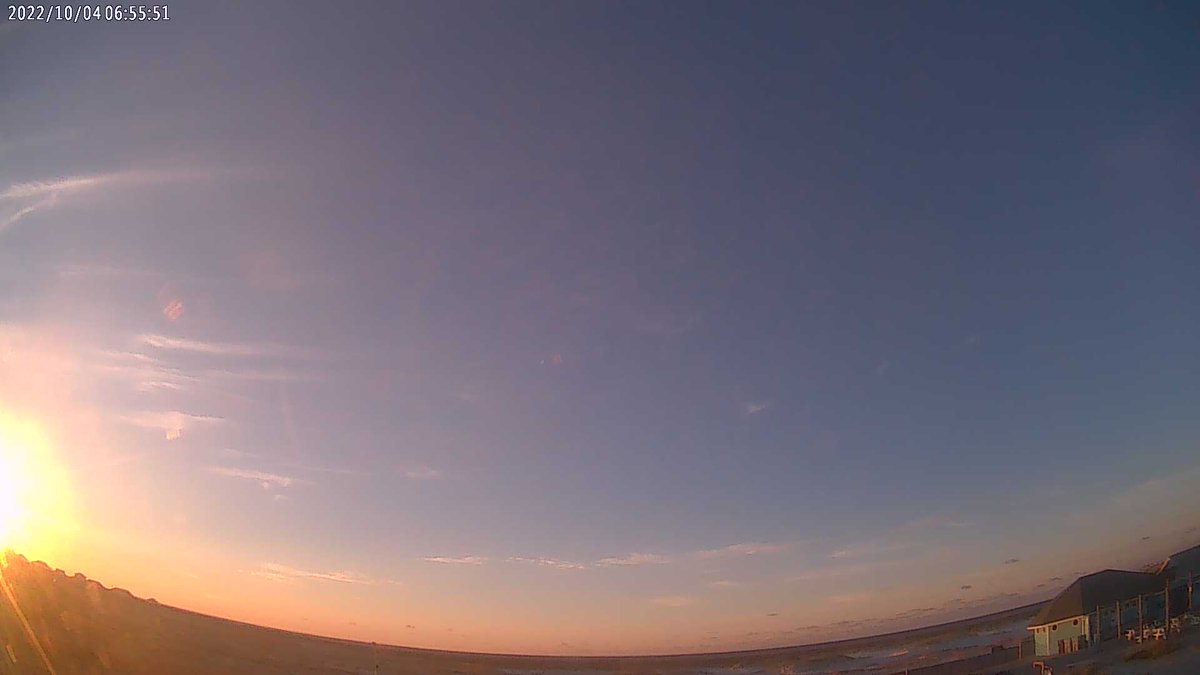 NBMSSWxSTEM's tweet photo. Navarre Beach Marine Science Station at sunrise and it's 64.5 F. https://t.co/ZfnqCMks7R