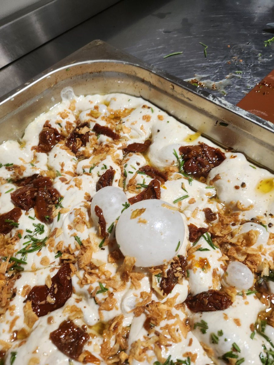 malky1872kchef's tweet photo. Foccacia coming attcha 🤩🤩 #baxterstorey #chefsacademy https://t.co/uc7AydkCHM