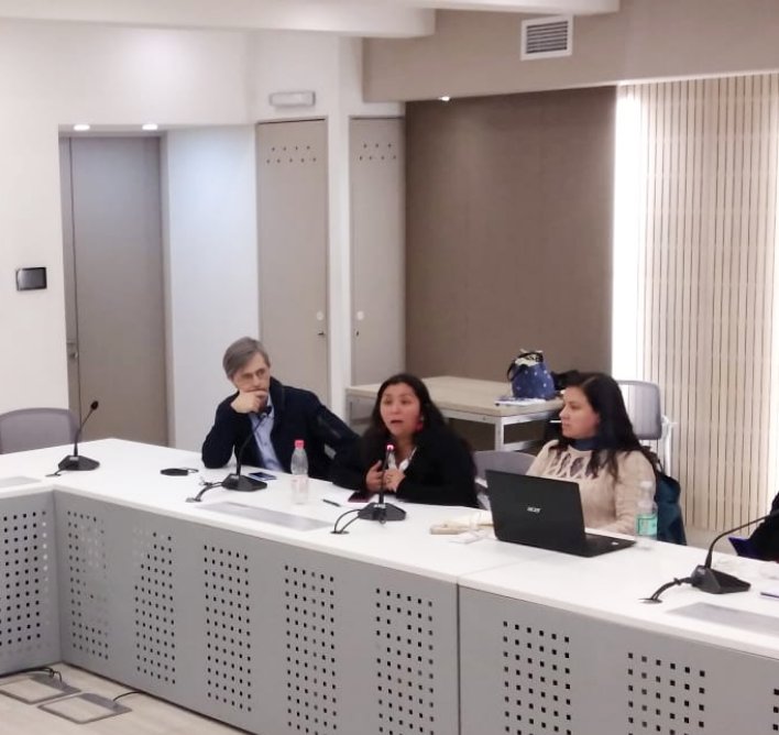 vicemujer_cut's tweet photo. Ayer Karen Palma participó en la Mesa "Conciliación Familia, Trabajo y Vida Personal"de @SeremiTrabajoRM abordando aristas del "Teletrabajo". Como central destacamos la importancia de la #Corresponsabilidad social de los cuidados #Reconocer #Redistribuir #Recompensar #Representar https://t.co/rJX2DrEzdj