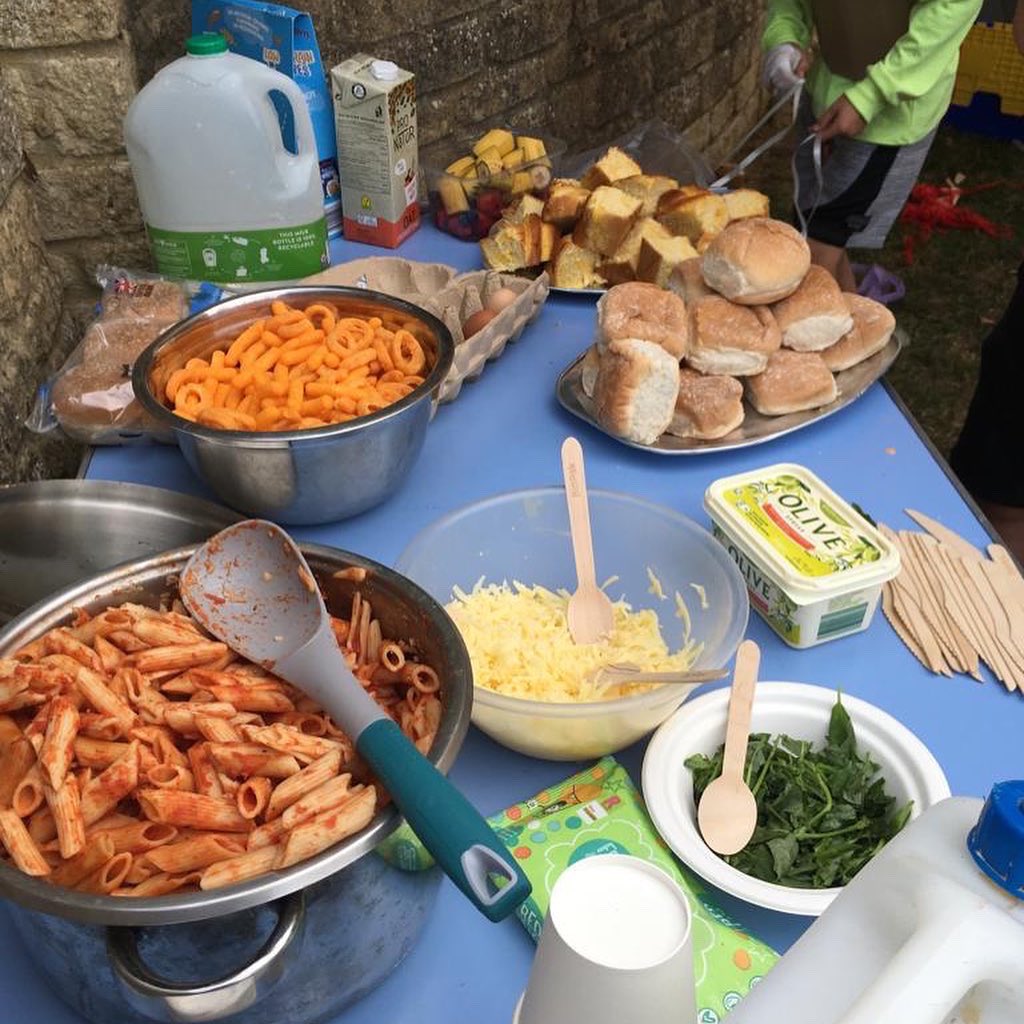 Play_Glos's tweet photo. 🧀🥪🌯 FOOD &amp; FUN 🍇🍎🍌
Thanks to a kind donation we were able to increase our food budget this summer &amp; fed hungry families at our play sessions. We will do the same during Oct &amp; Feb #halfterm

Pls support us to do more:

https://t.co/vsoIUsxTwW

#CharityTuesday #PlayRangers https://t.co/K7hrjBfQGI