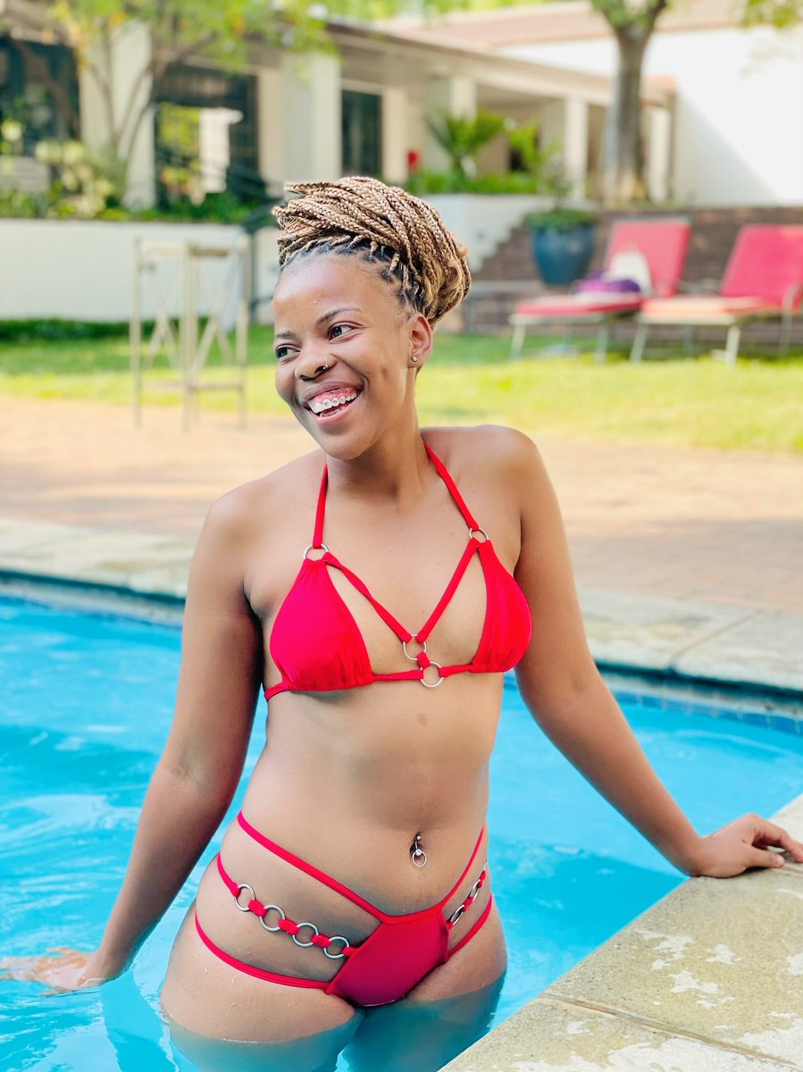 lele_lentle's tweet photo. Ke leka go cooler Stofo 😂😭 because se mogo 9 upwards 🔥 I had an amazing time these Holidays ❤️❤️❤️❤️ https://t.co/CTujzcRUhA