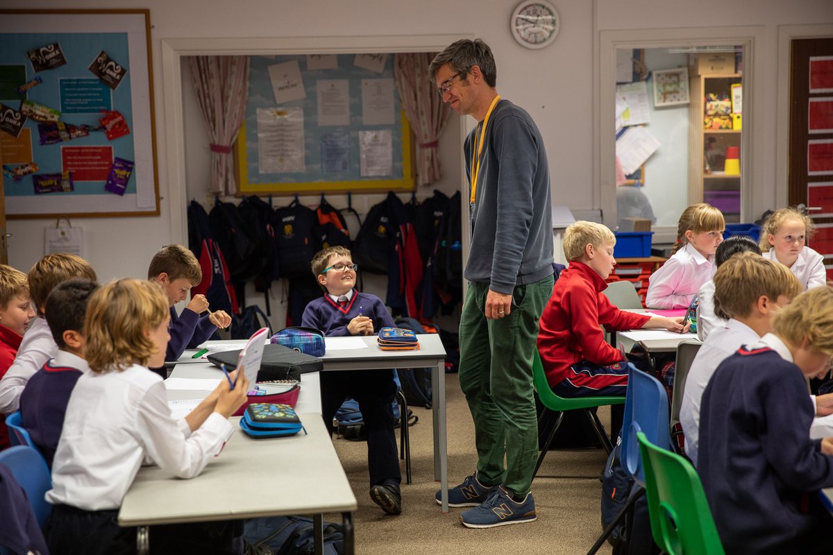 EagleHouseSch's tweet photo. Poetry workshops today with Simon Mole @Si_Mole Inspiring our young writers #poetry #writingworkshop #EagleHouseEnglish #EagleHouseCreativity https://t.co/VmGhgvrqwY