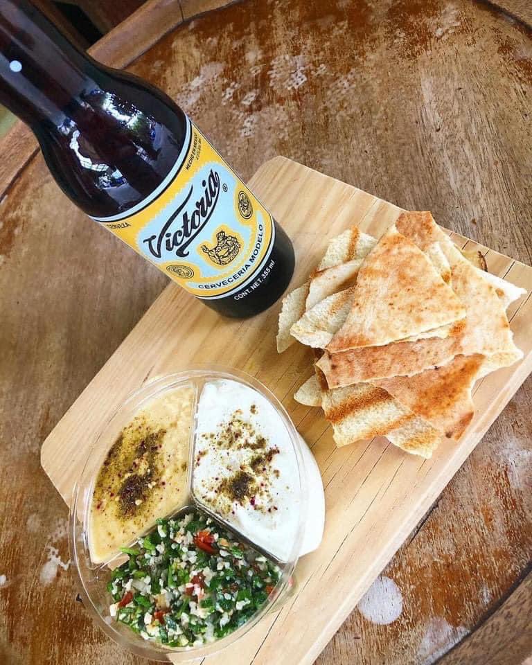ArteAbuali's tweet photo. Botanero! Acompañalos con una rica cervecita!!!
#Hummus, #Jocoque  #tabuli #cerveza @ArteAbuali https://t.co/0BpWhdlRq1