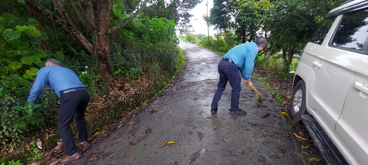 DdMizoram's tweet photo. cleanliness drive -2.0 at DDK Aizawl on 4.10.2022 https://t.co/aVMdP6hm3R
