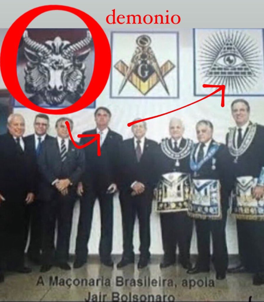 os evangélicos tão revoltados com o vídeo do Bolsonaro na Maçonaria ao lado de símbolos satânicos.

o Templo Maçom é extremamente proibido e abomidado pela Igreja Católica e Evangélica.

o Bolsonaro não quer que compartilhem essa imagem: