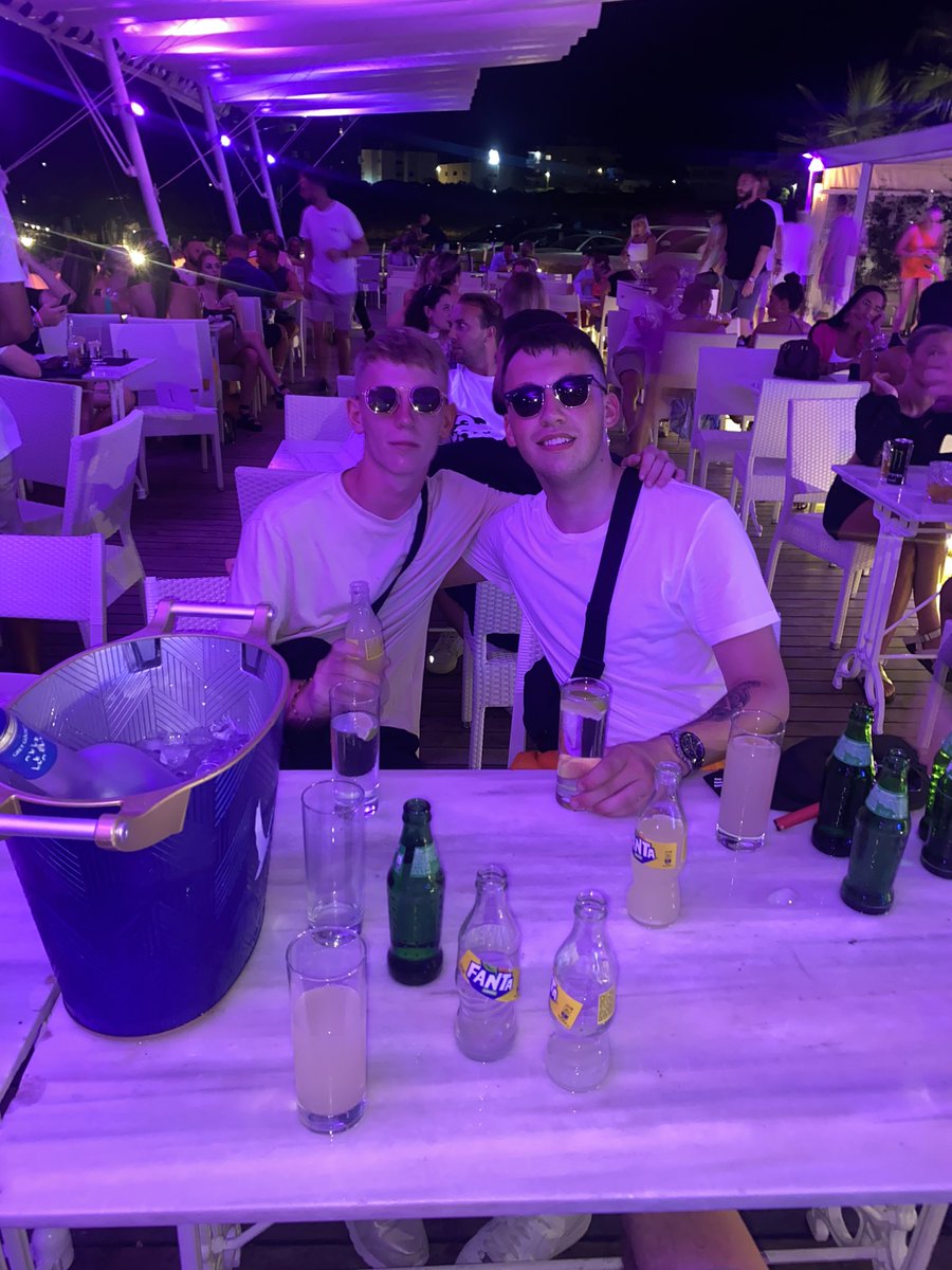 ᗷᖇOᗪIE ᗰᗩIᖇ tweet media