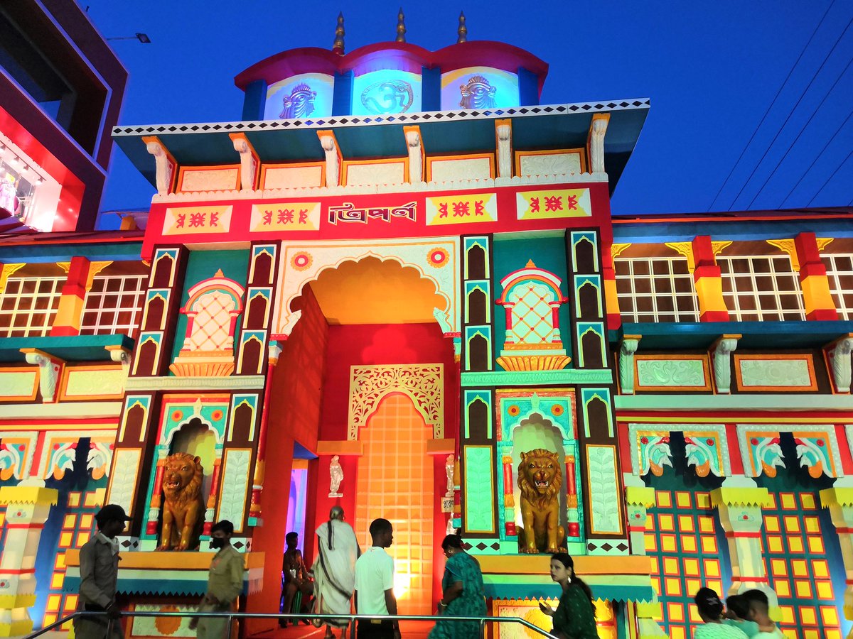 ShawShailesh's tweet photo. @Atheist_Krishna Badrinath temple theme Pandal, Kanchrapara, west bengal https://t.co/wsajDmxIYv