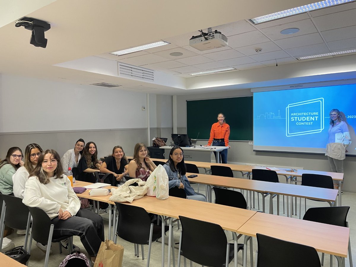 😀Mucho entusiasmo es lo que hemos visto hoy entre las estudiantes de #Arquitectura de la <a href="/urjc/">URJC</a> con las que <a href="/monicalinan1/">Mónica Liñán</a>, de Prescripción de #Isover y <a href="/SGPlaco/">Saint-Gobain Placo</a>, ha hablado sobre nuestro Architecture Student Contest 👇

🔗…ture-student-contest.saint-gobain.com

💛#MakingTheWorldABetterHome