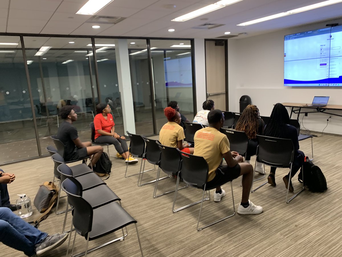 Lamar_NSBE's tweet photo. Yesterday elevator pitch workshop was success and our members learn to introduce themselves professionals at FRC Career Fair.
#fivedeep #regionalconference2022 https://t.co/rwE3V8Any0
